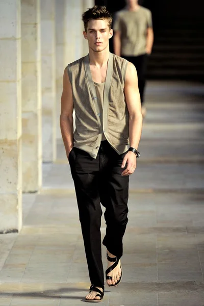 Look 35